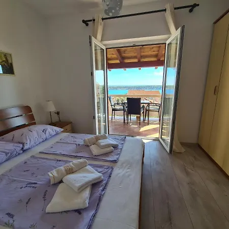 Karmen Apartman Barbat na Rabu