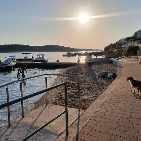 Apartman Karmen Barbat na Rabu