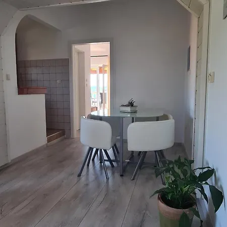 Karmen Apartamento Barbat na Rabu